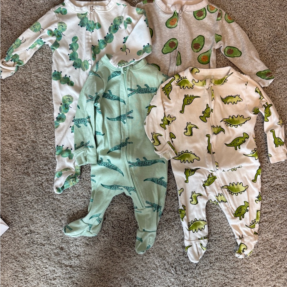 Bundle of 4 Old Navy Kids Footies - Green and White